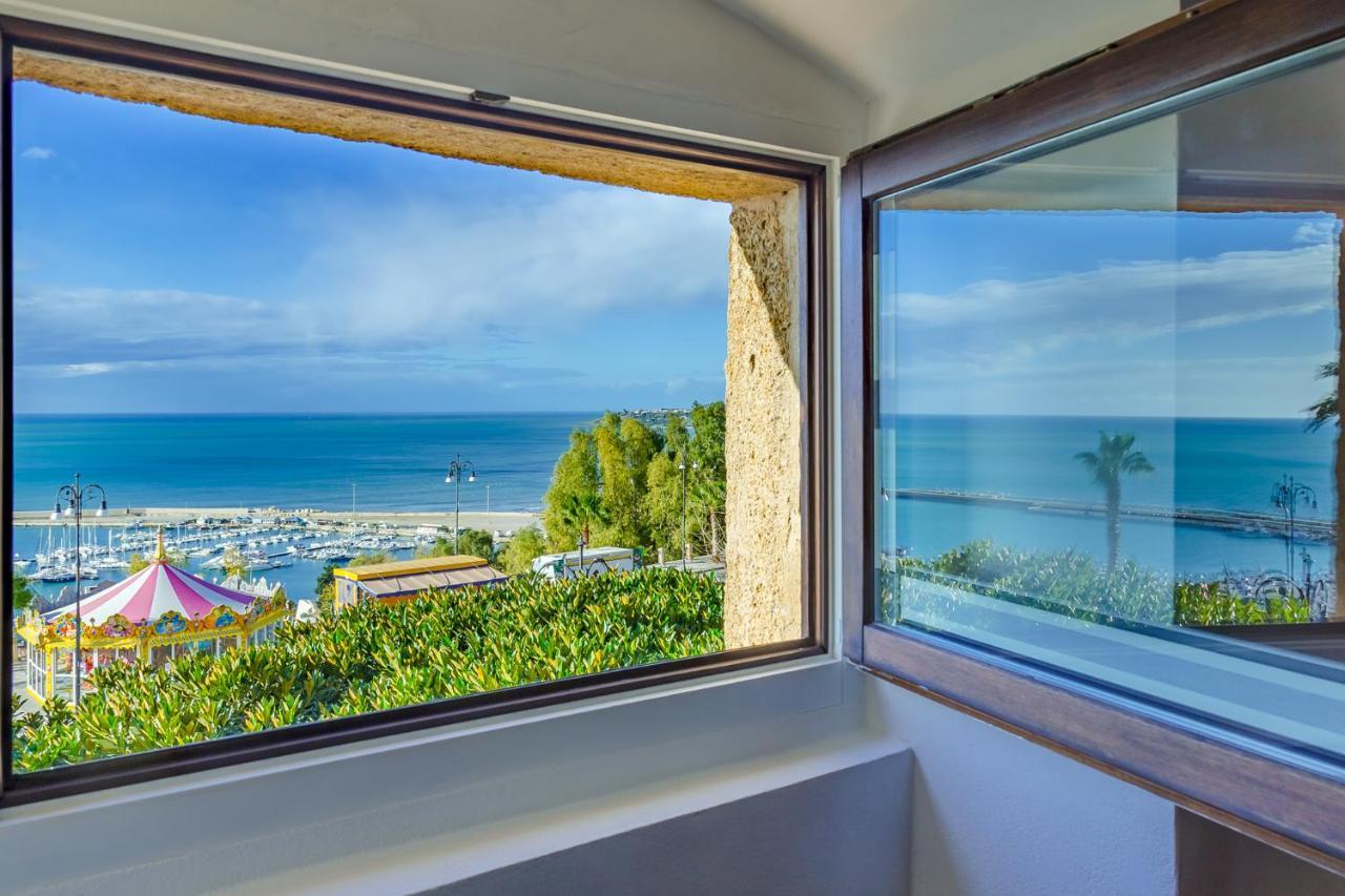 Le Maestranze Deluxe Rooms Шакка Экстерьер фото