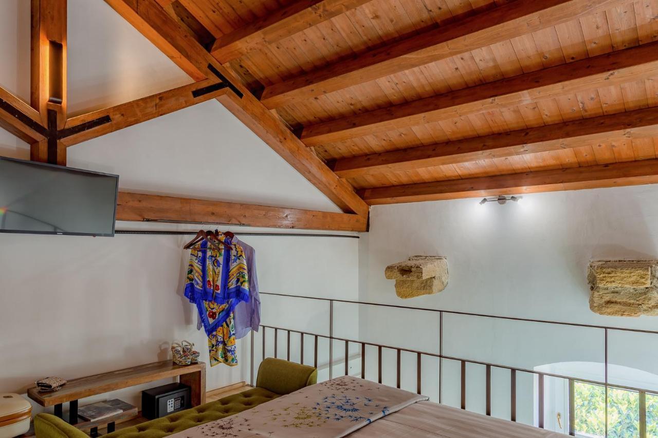 Le Maestranze Deluxe Rooms Шакка Экстерьер фото