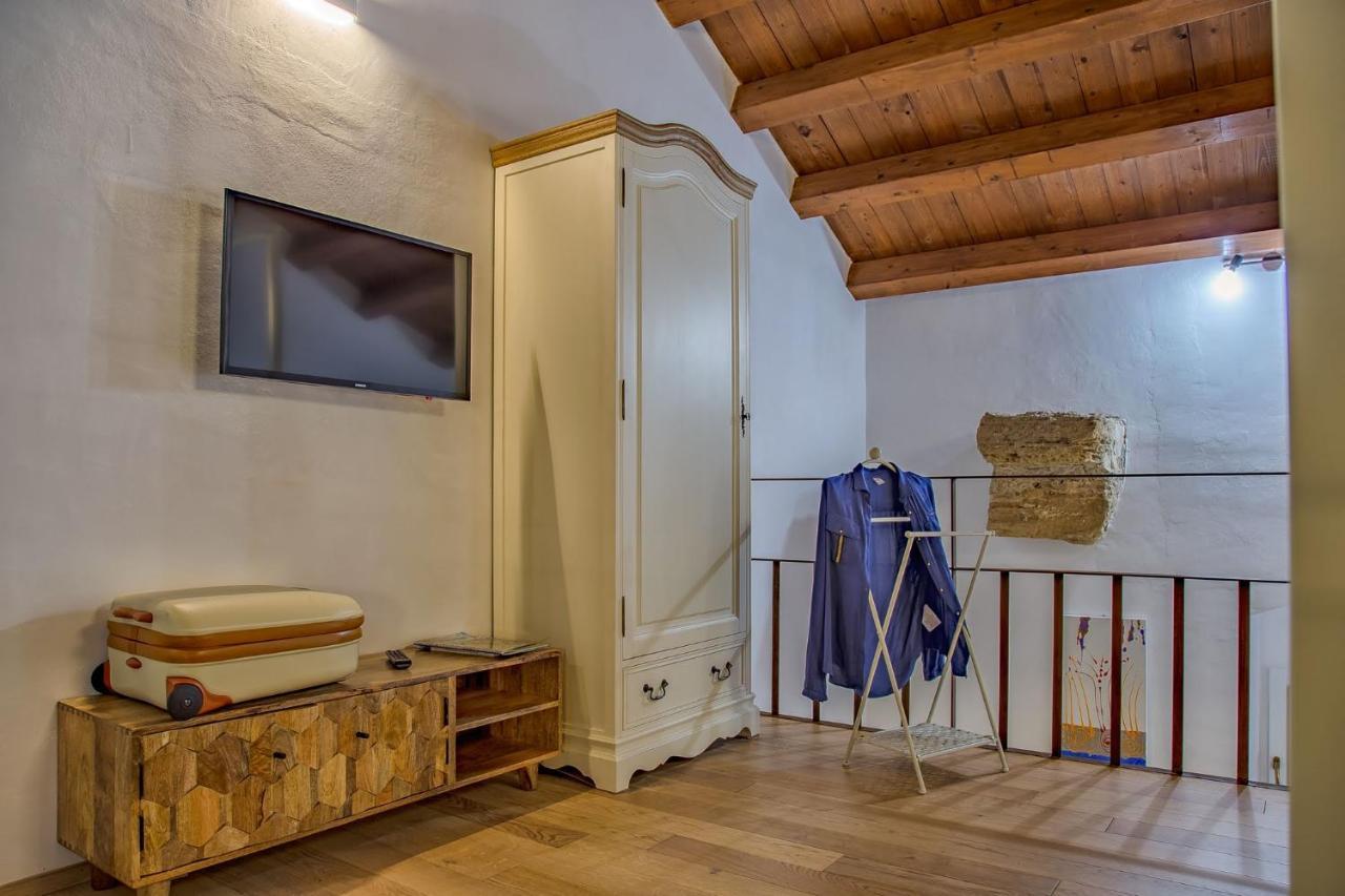 Le Maestranze Deluxe Rooms Шакка Экстерьер фото