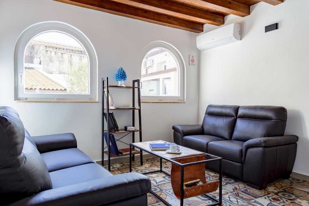 Le Maestranze Deluxe Rooms Шакка Экстерьер фото